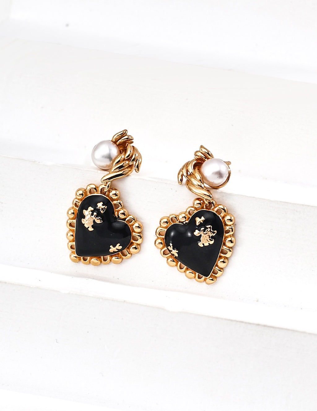 THE FLYING HEART EARRINGS (E-00003)