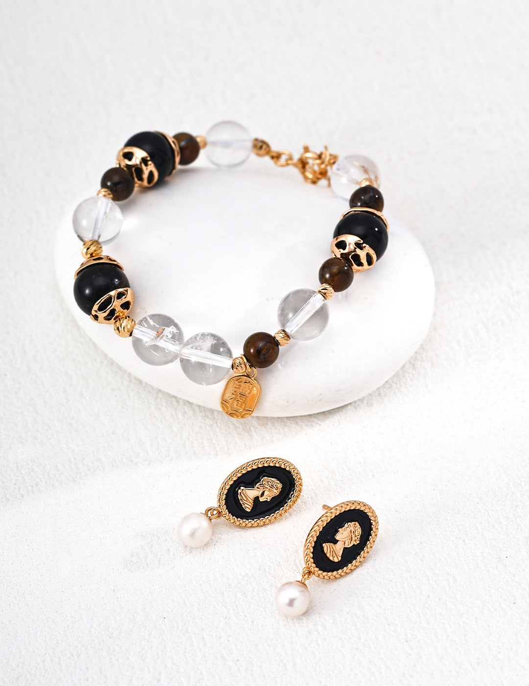 THE BLACK GLAZE QUEEN EARRINGS (E-00005)