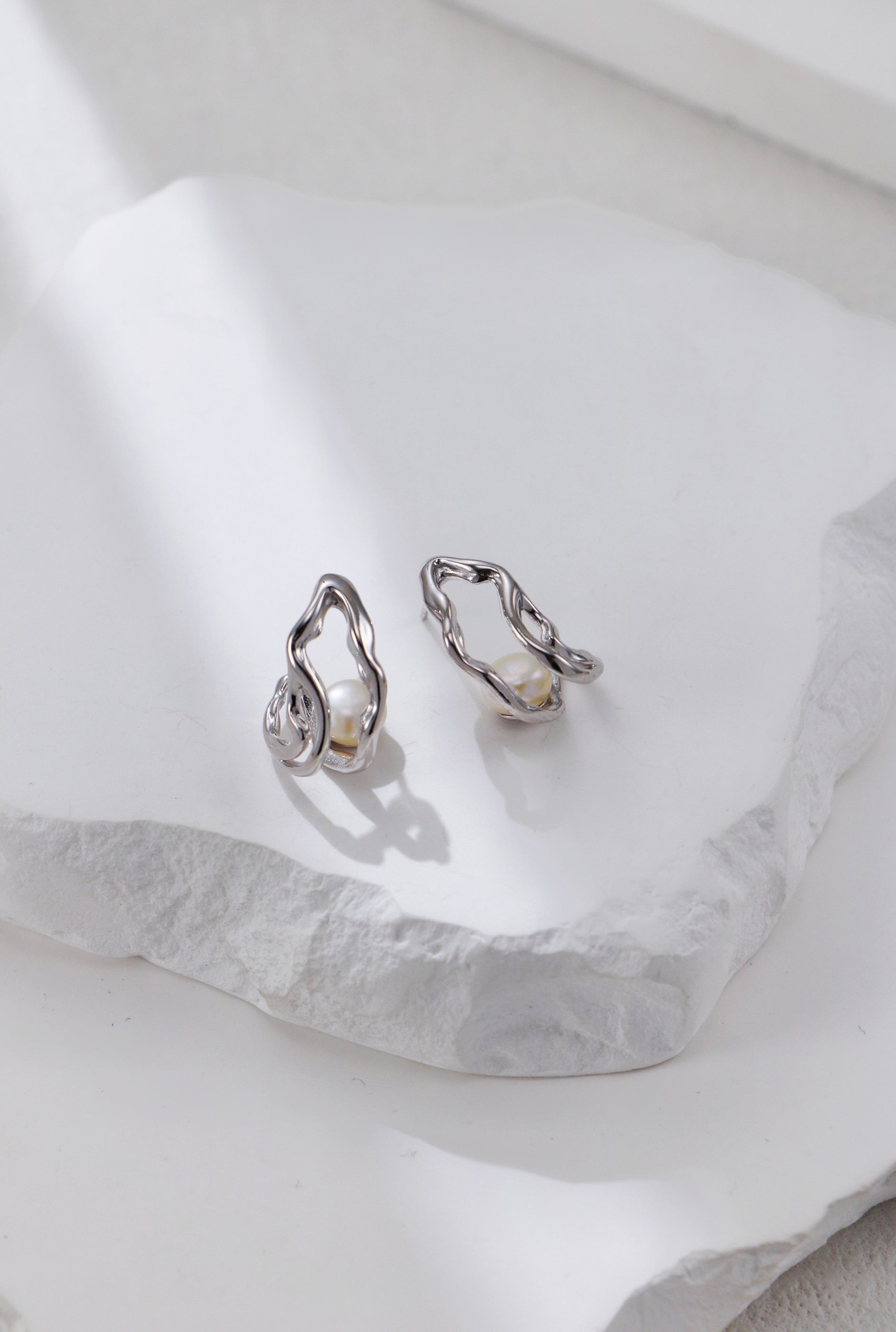 THE  LINES (E-00012)