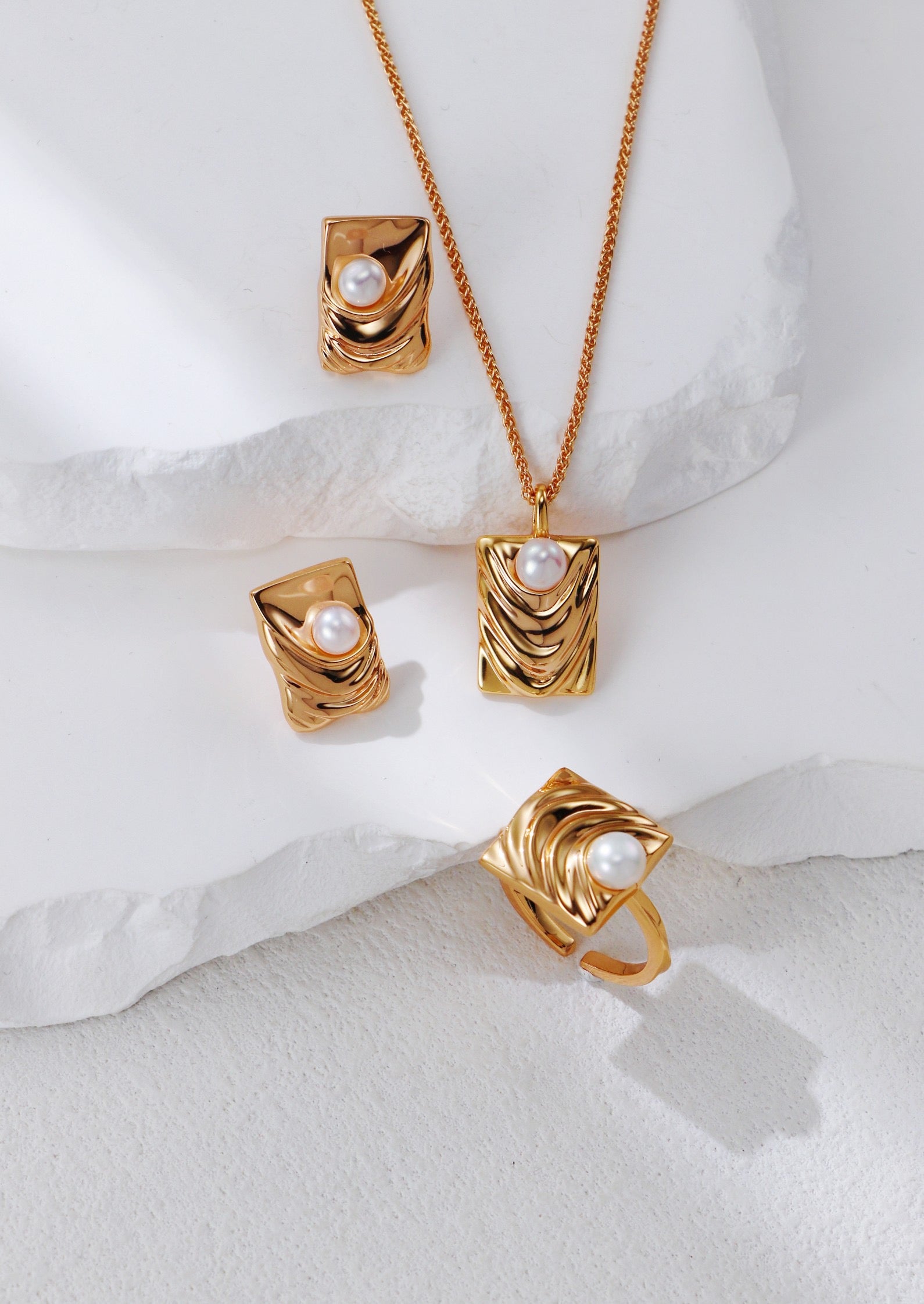 THE SATIN WRINKLES RING (R-00006)