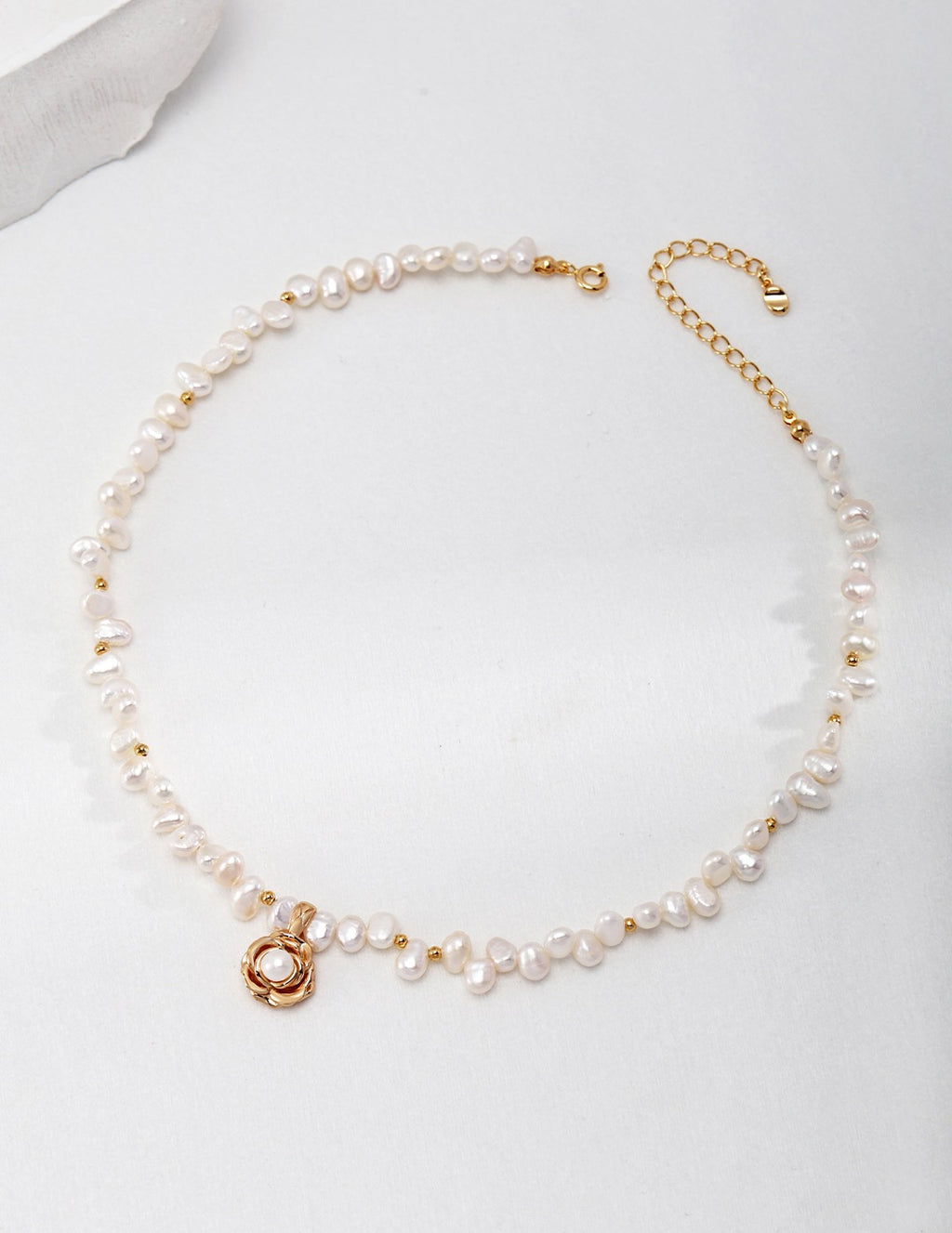 THE CAMELLIA PEARL NECKLACE (N-00009)