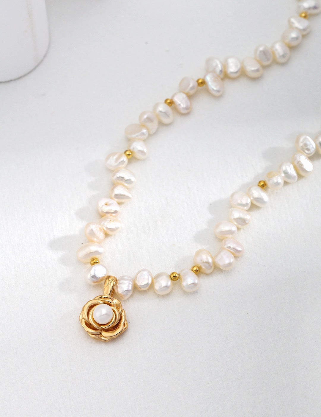 THE CAMELLIA PEARL NECKLACE (N-00009)