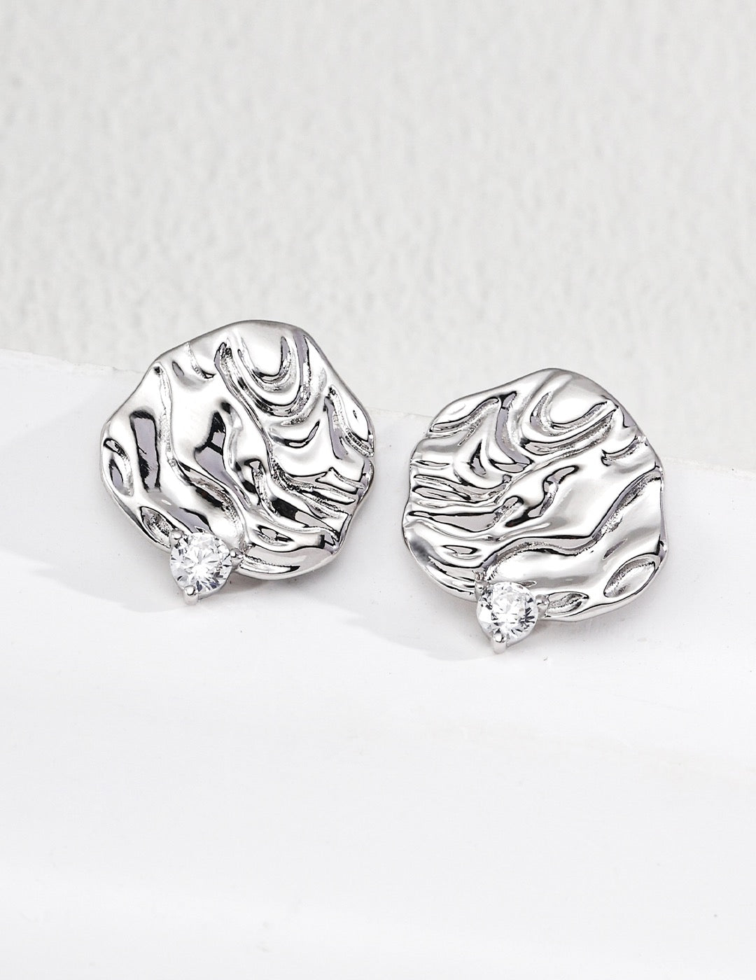 ROUND WAVE PLATE EARRINGS