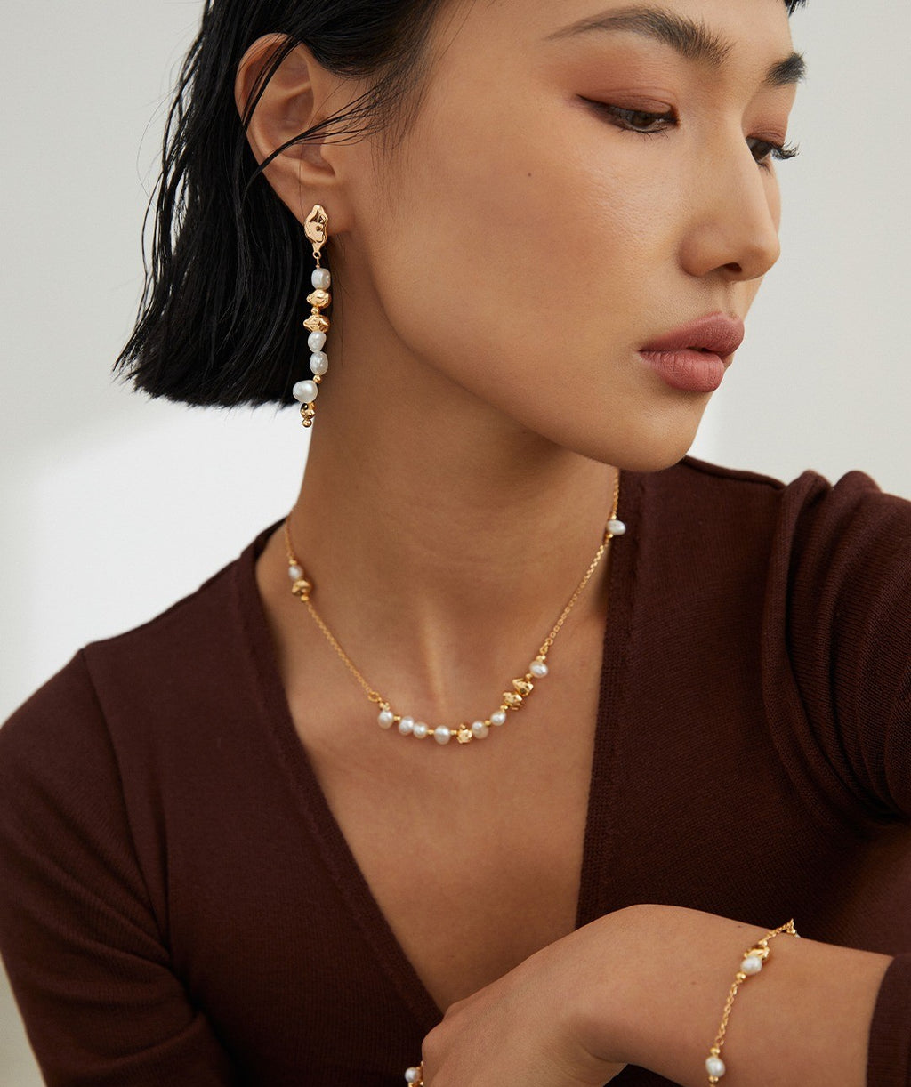 THE SHINNING BEADS NECKLACE