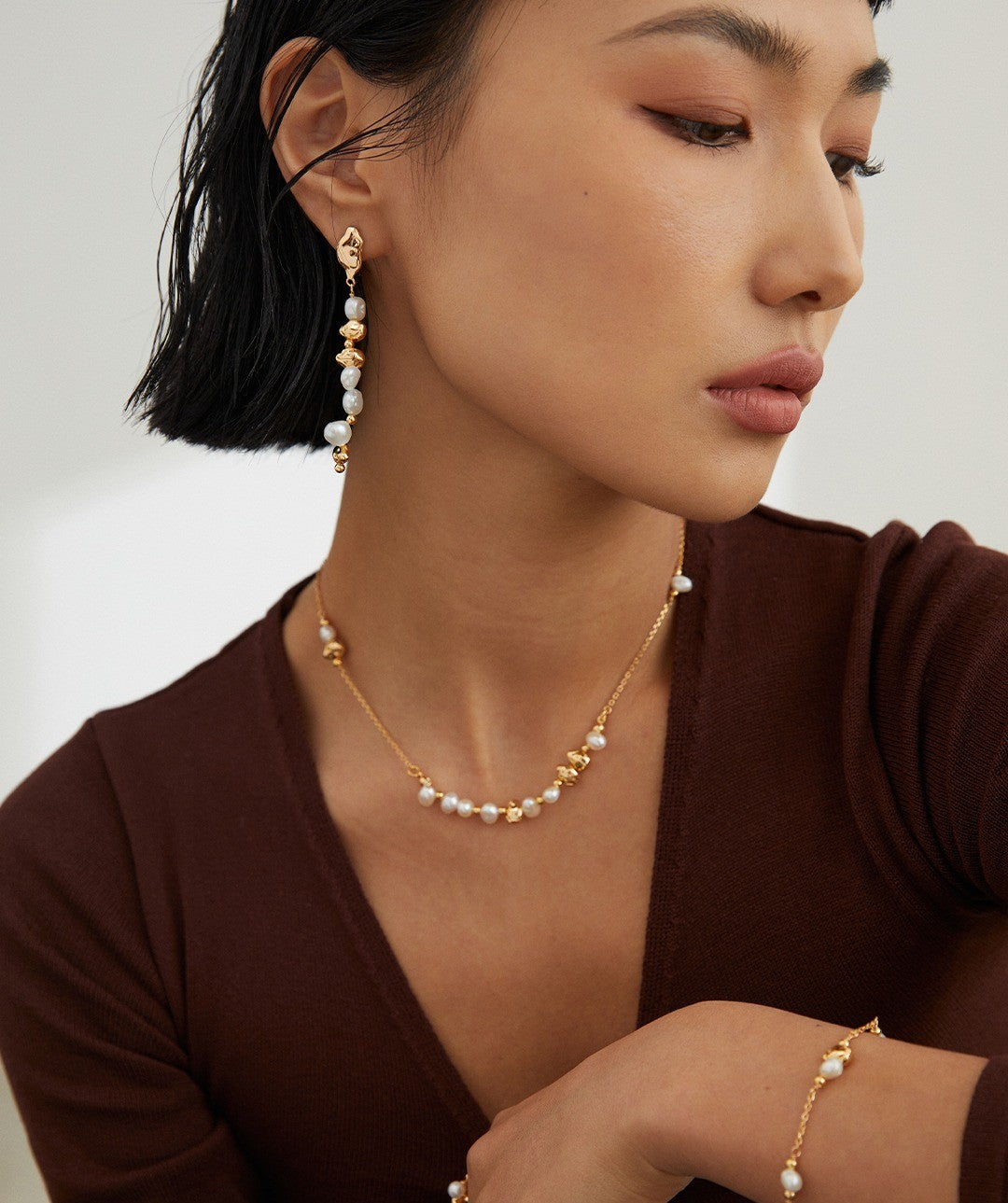 THE SHINNING BEADS NECKLACE