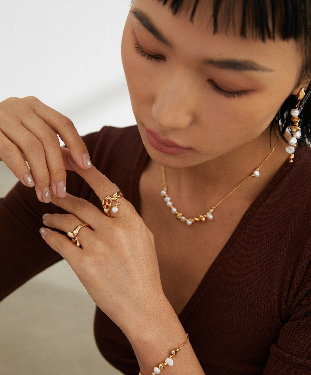 THE SHINNING BEADS NECKLACE