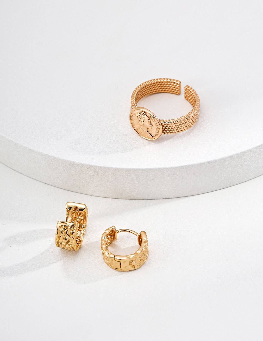 THE QUEEN'S WEAVE RING (R-00008)