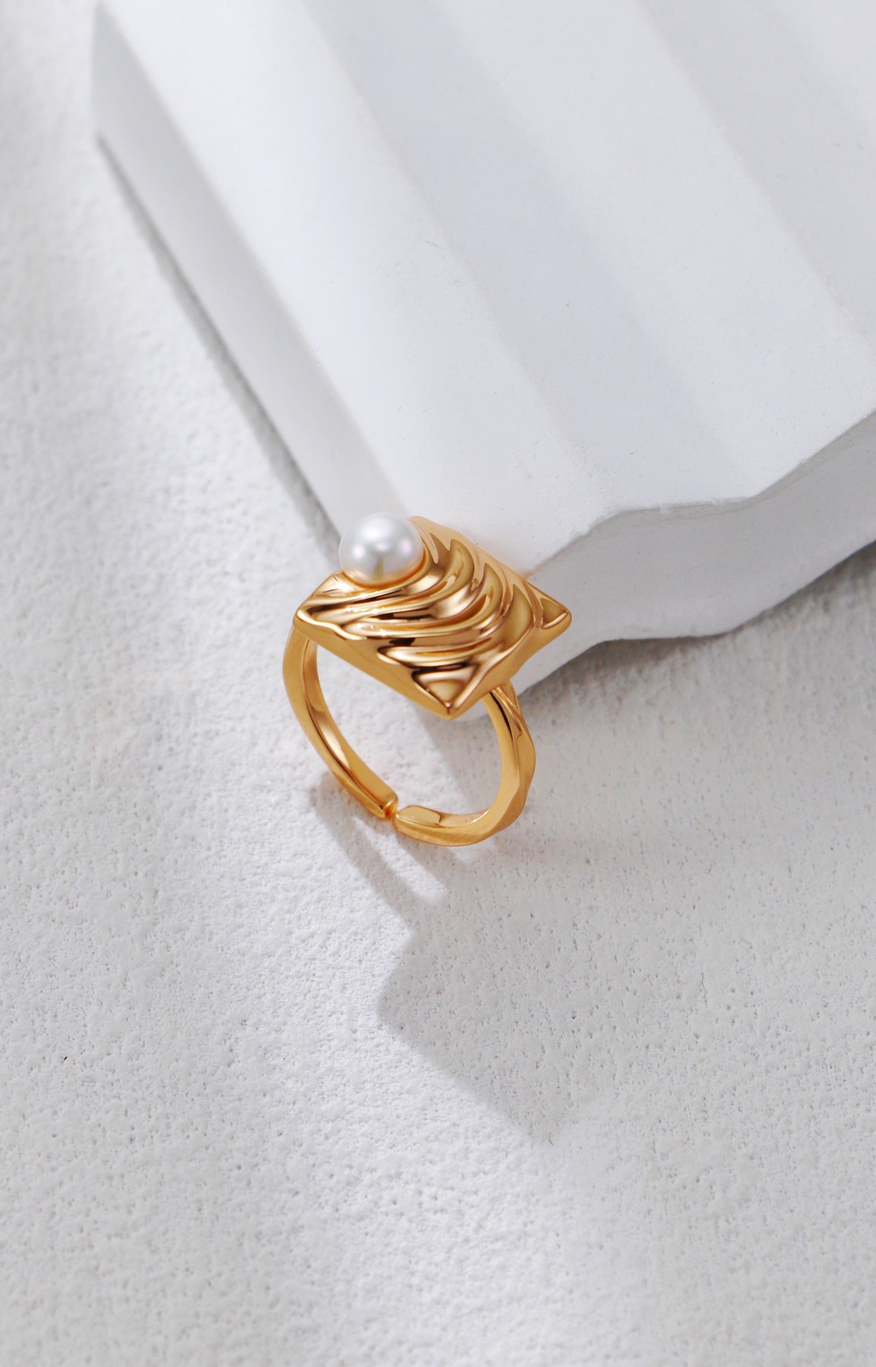 THE SATIN WRINKLES RING (R-00006)