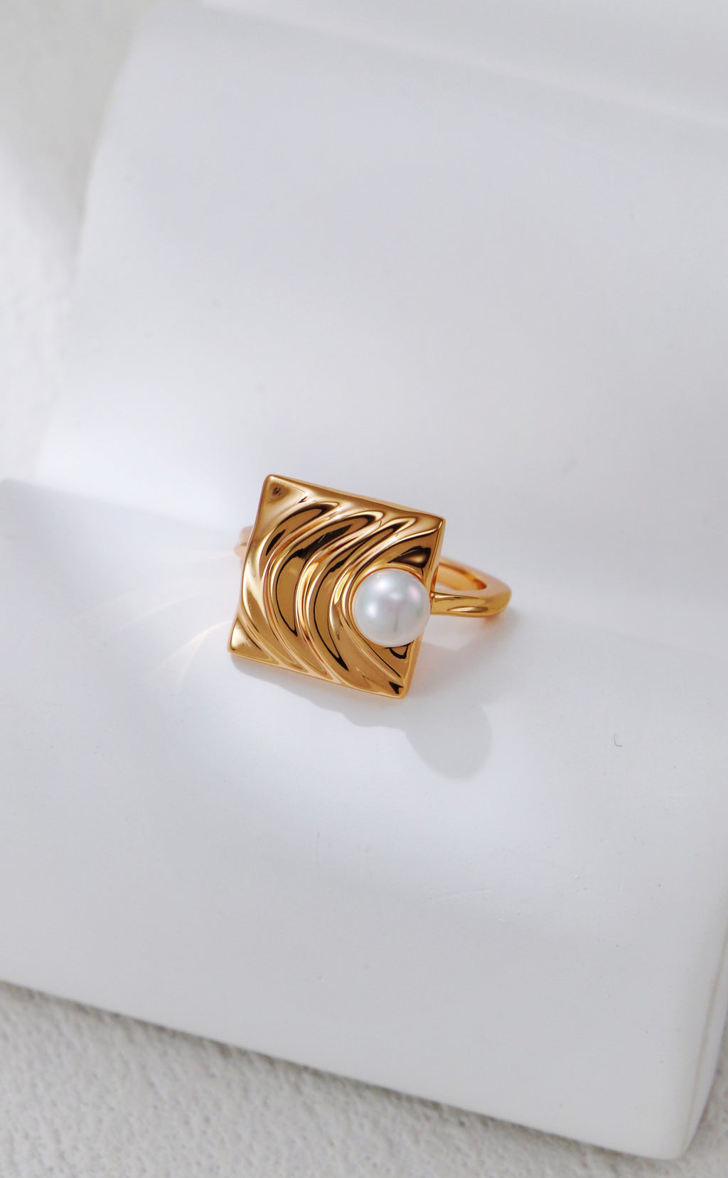THE SATIN WRINKLES RING (R-00006)