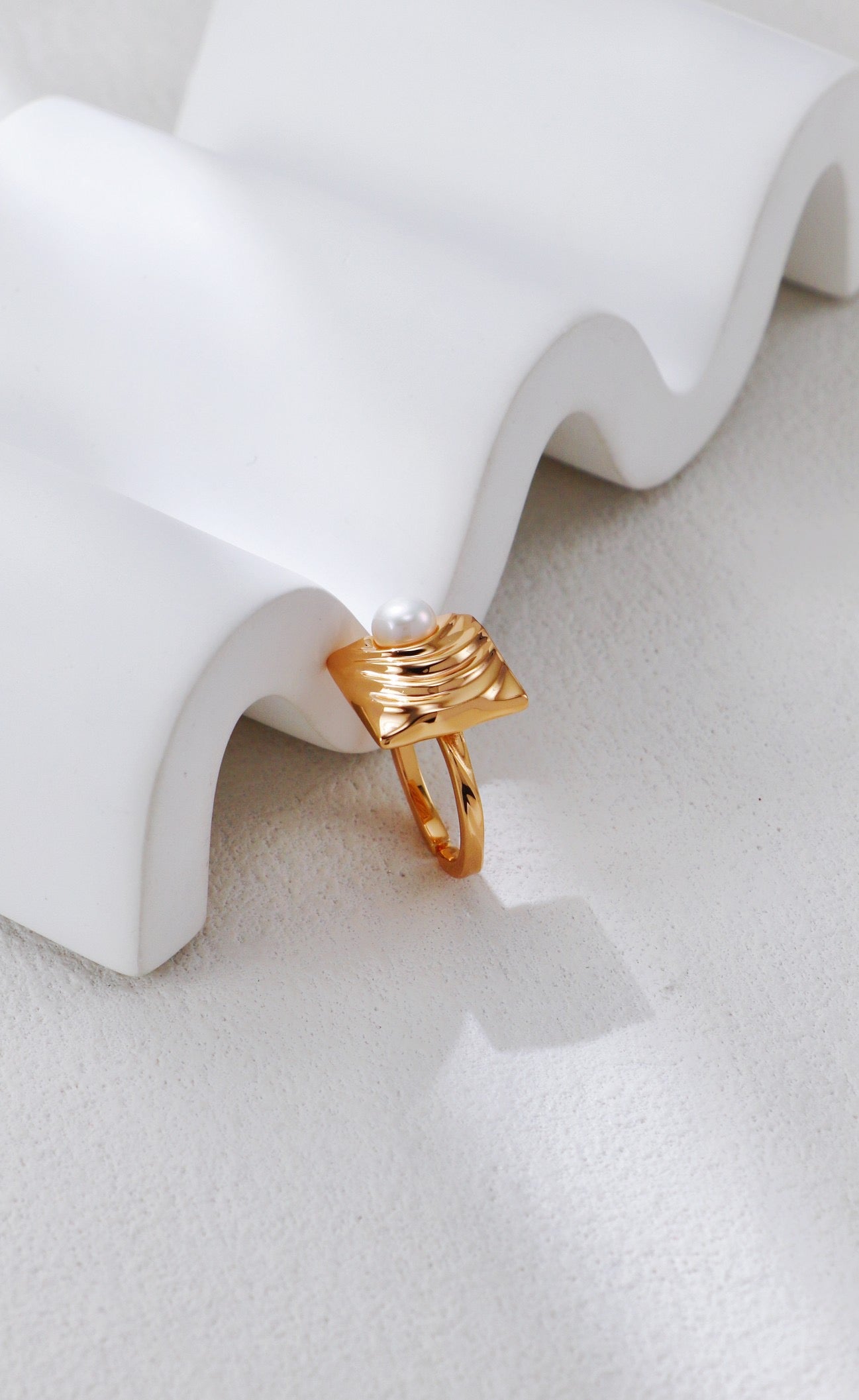 THE SATIN WRINKLES RING (R-00006)