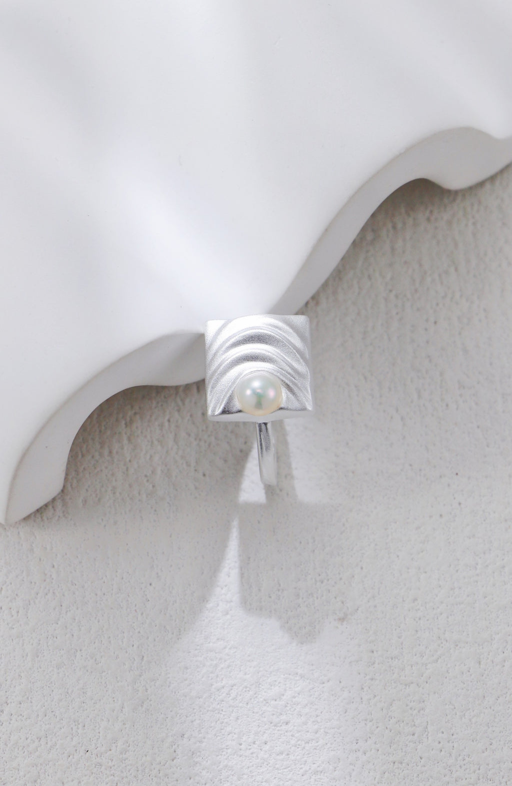 THE SATIN WRINKLES RING (R-00006)