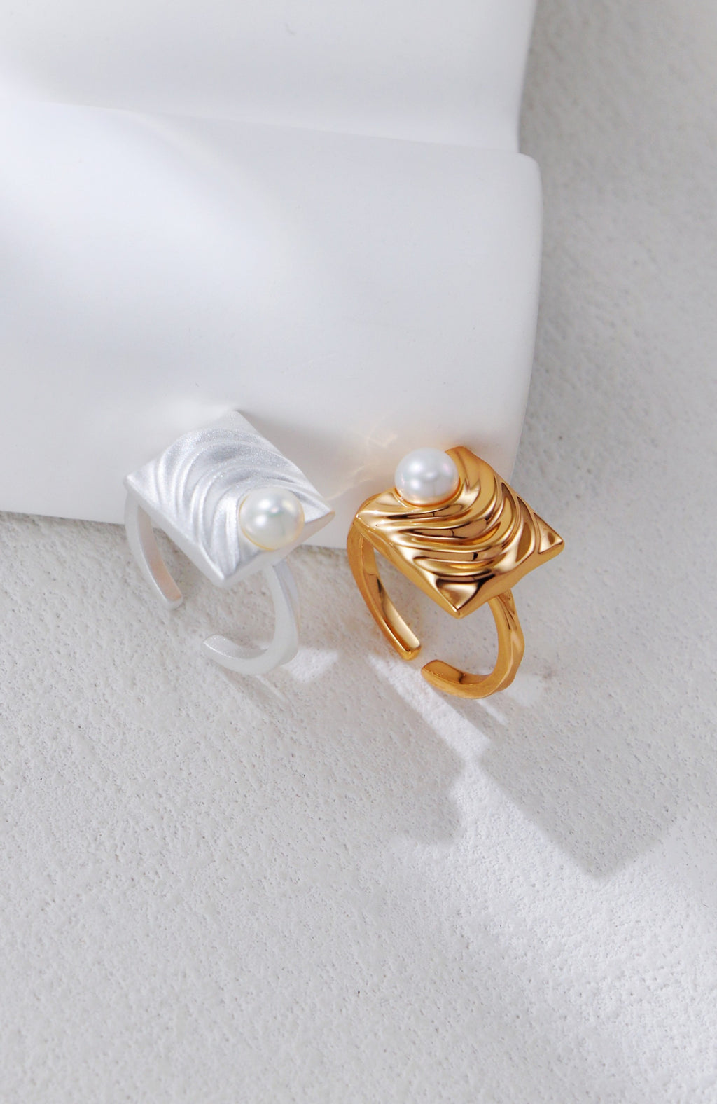 THE SATIN WRINKLES RING (R-00006)