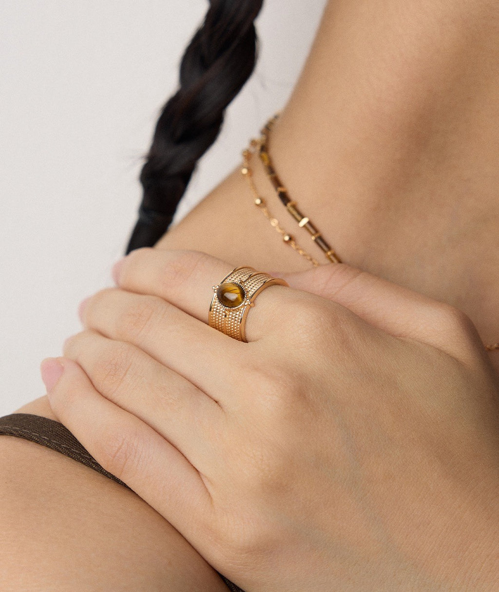 THE TIGER'S EYE (R-00013)